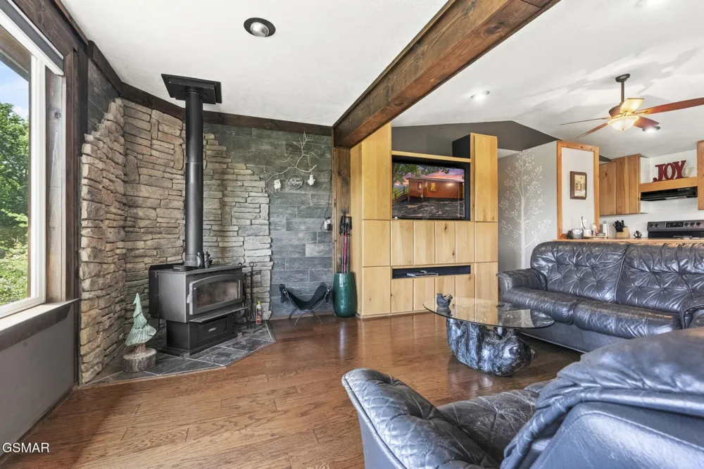 3307 Chinquapin Drive Sevierville, TN 37876