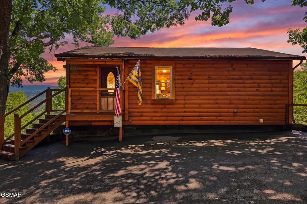 3307 Chinquapin Drive Sevierville, TN 37876