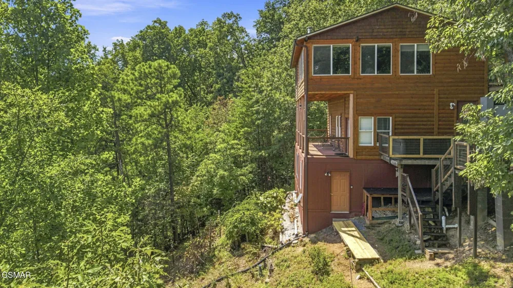 3307 Chinquapin Drive Sevierville, TN 37876