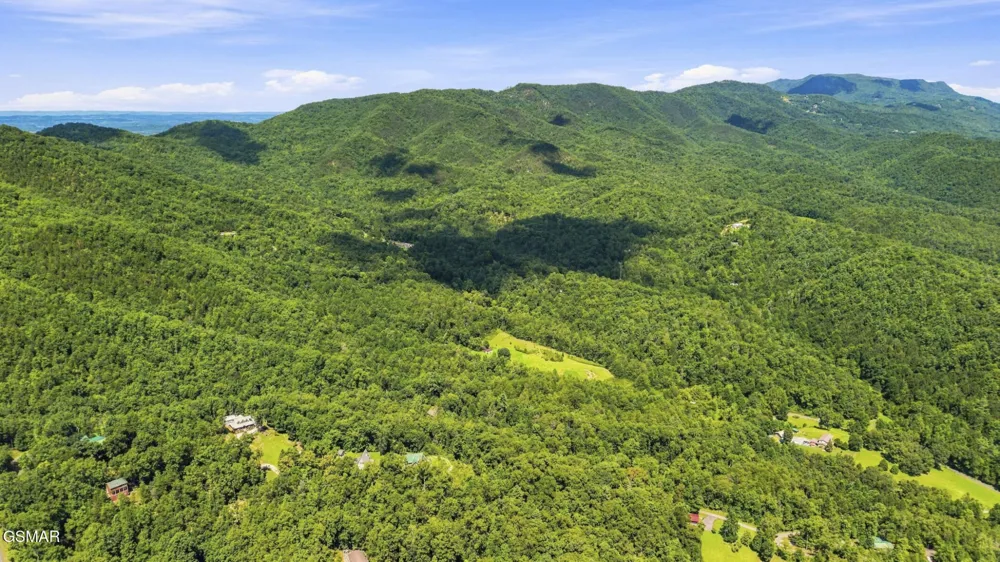 3307 Chinquapin Drive Sevierville, TN 37876