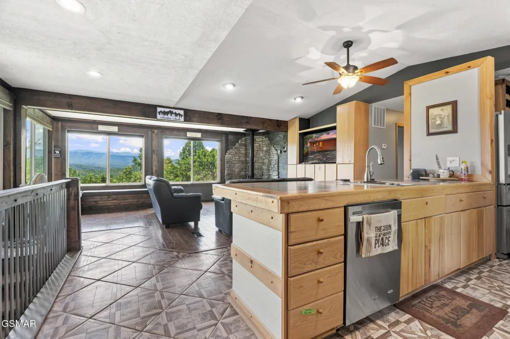 3307 Chinquapin Drive Sevierville, TN 37876