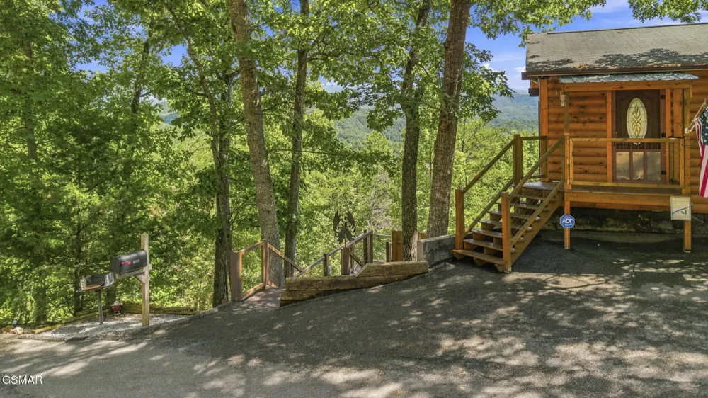3307 Chinquapin Drive Sevierville, TN 37876