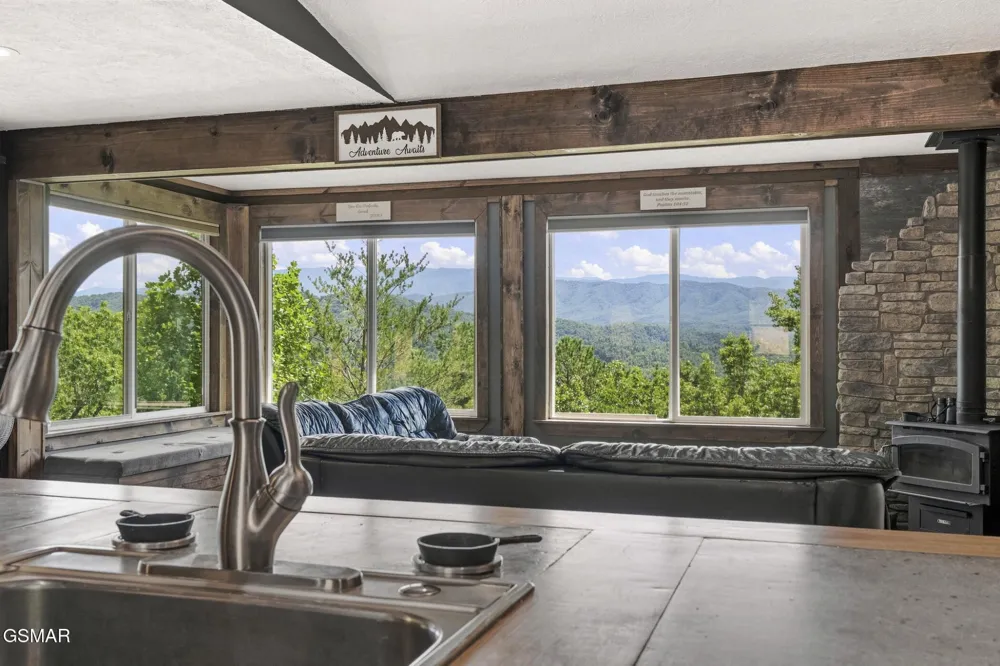 3307 Chinquapin Drive Sevierville, TN 37876