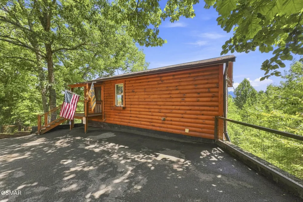 3307 Chinquapin Drive Sevierville, TN 37876