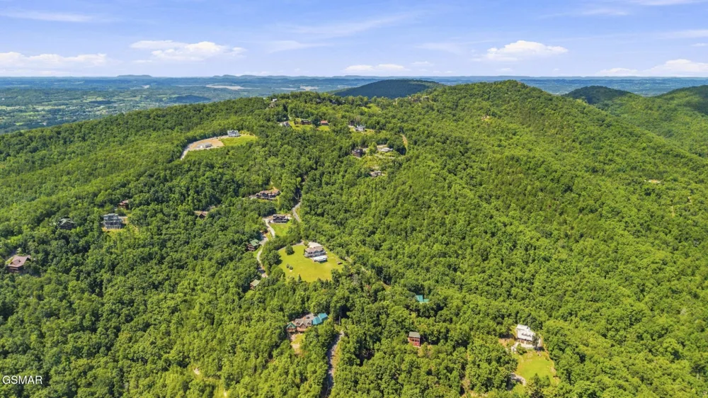 3307 Chinquapin Drive Sevierville, TN 37876