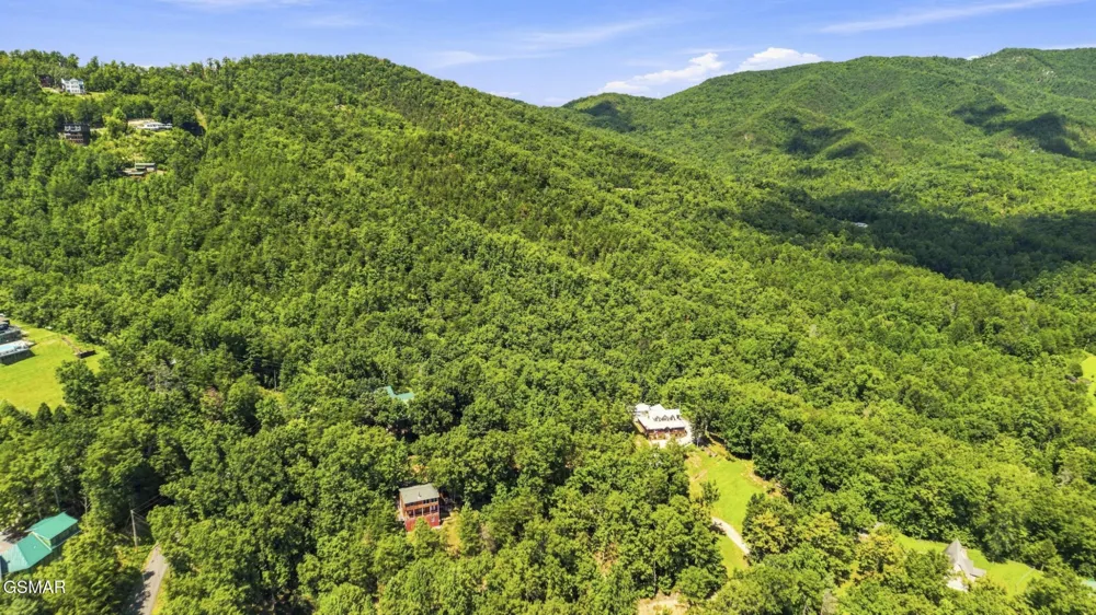 3307 Chinquapin Drive Sevierville, TN 37876