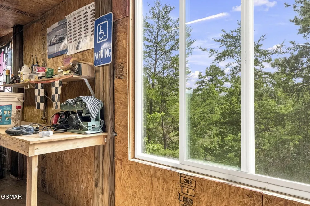 3307 Chinquapin Drive Sevierville, TN 37876