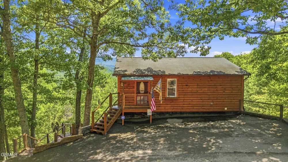 3307 Chinquapin Drive Sevierville, TN 37876