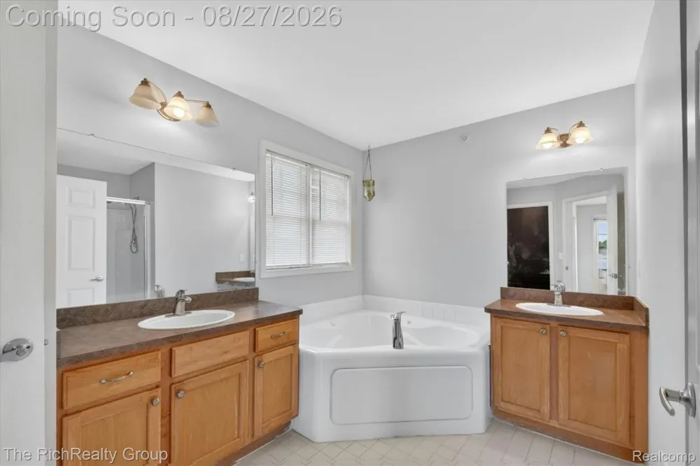 209 Amys Walk Auburn Hills City, MI 48326