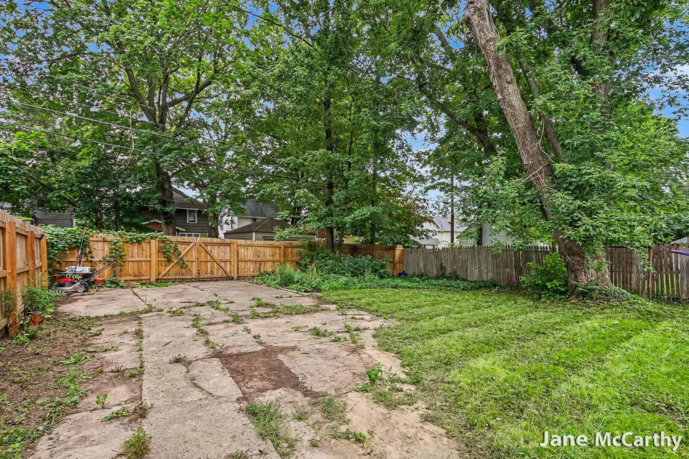 1240 Bemis Street SE Grand Rapids City, MI 49506