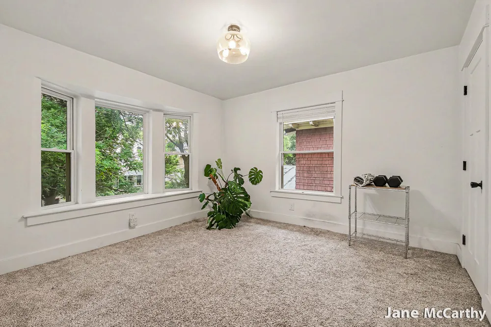 1240 Bemis Street SE Grand Rapids City, MI 49506