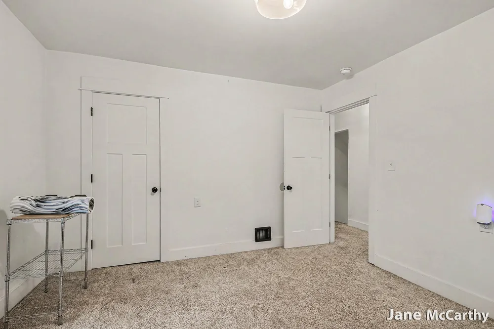 1240 Bemis Street SE Grand Rapids City, MI 49506