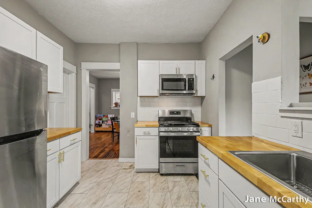 1240 Bemis Street SE Grand Rapids City, MI 49506