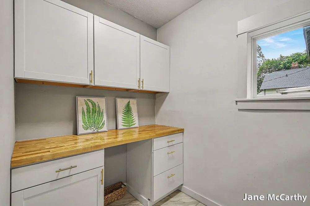 1240 Bemis Street SE Grand Rapids City, MI 49506