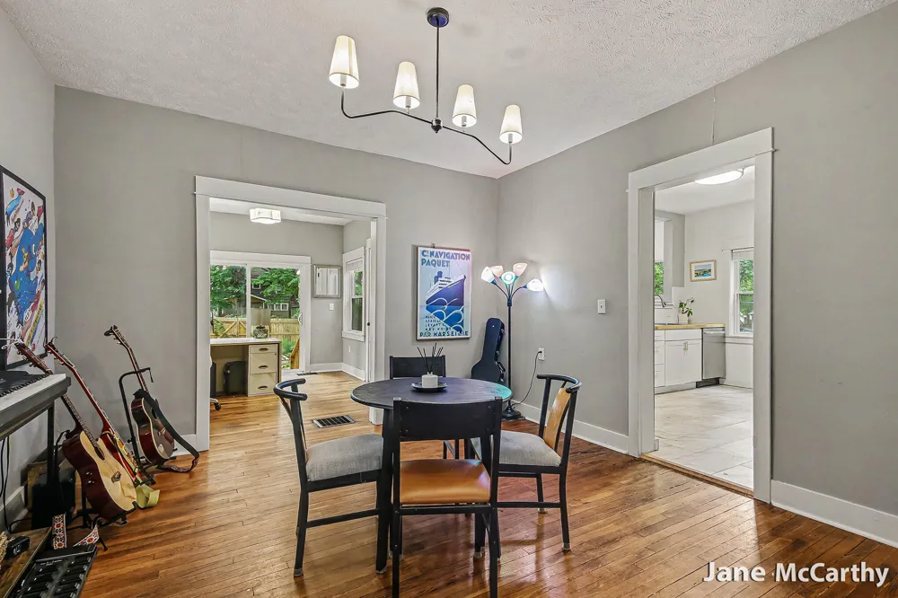 1240 Bemis Street SE Grand Rapids City, MI 49506