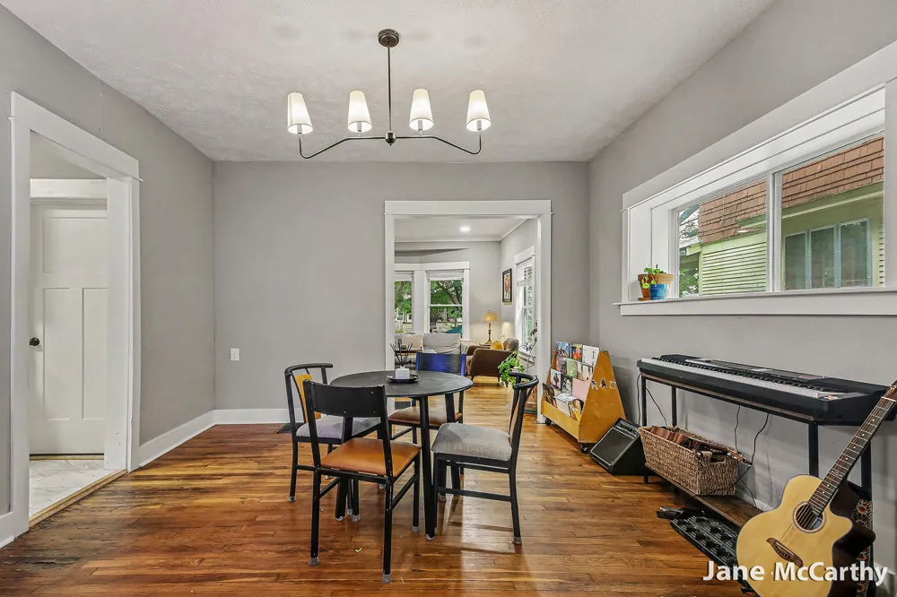 1240 Bemis Street SE Grand Rapids City, MI 49506