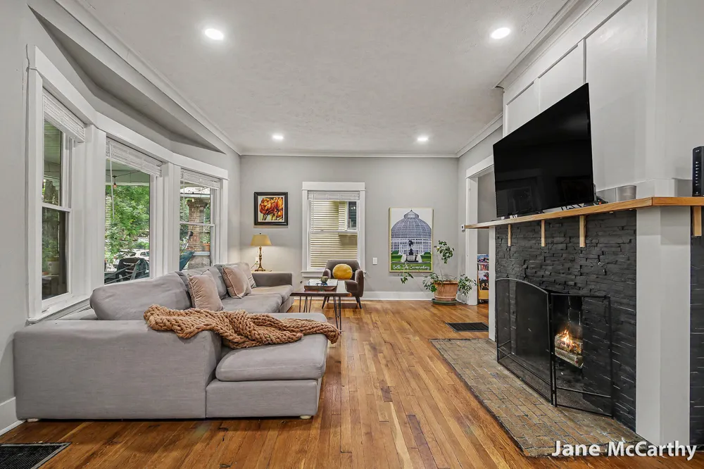 1240 Bemis Street SE Grand Rapids City, MI 49506