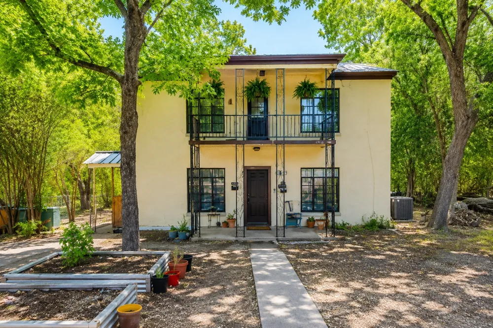 4001 Maplewood Avenue #B Austin, TX 78722
