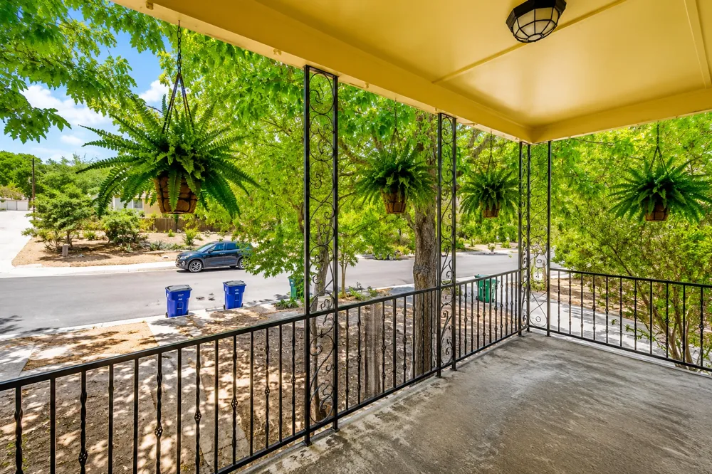 4001 Maplewood Avenue #B Austin, TX 78722
