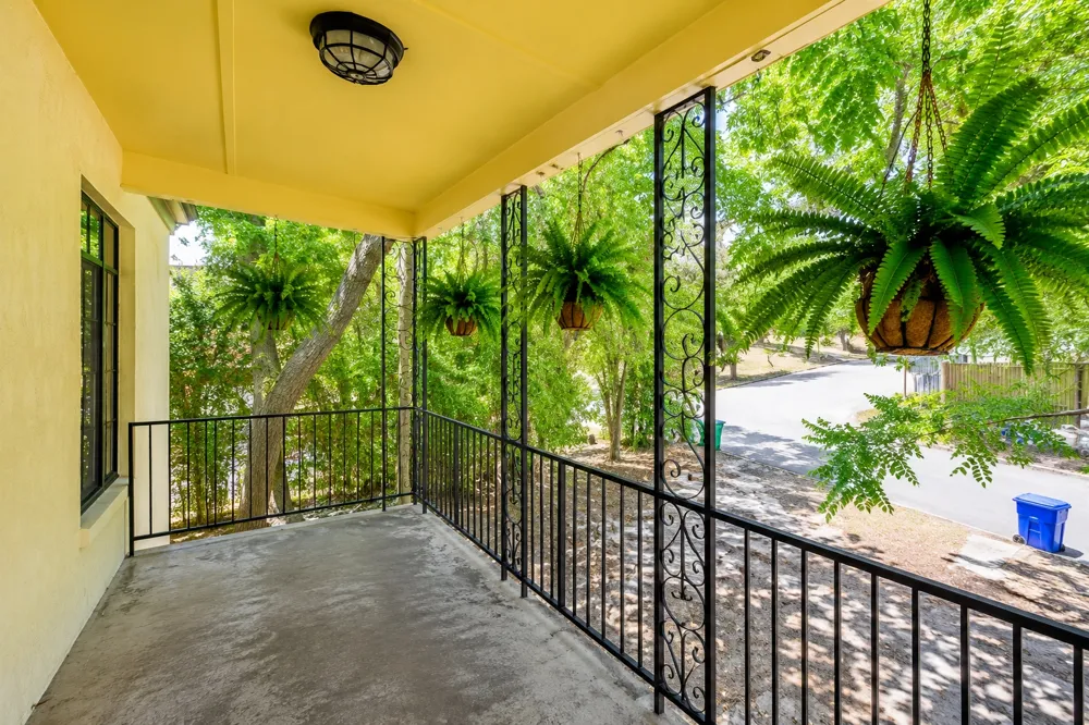 4001 Maplewood Avenue #B Austin, TX 78722
