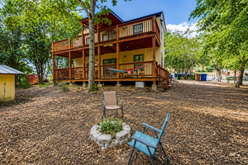 4001 Maplewood Avenue #B Austin, TX 78722