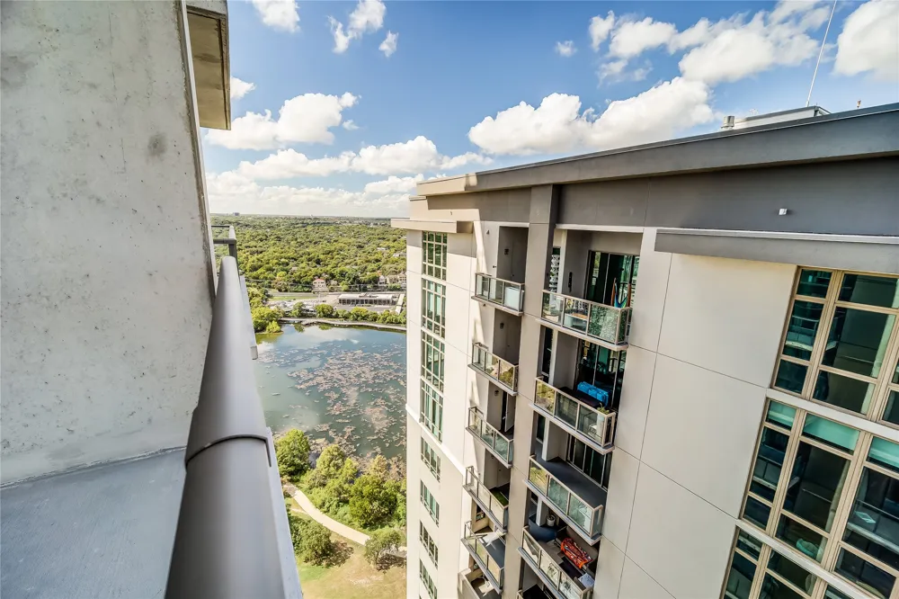 44 East Avenue #2903 Austin, TX 78701