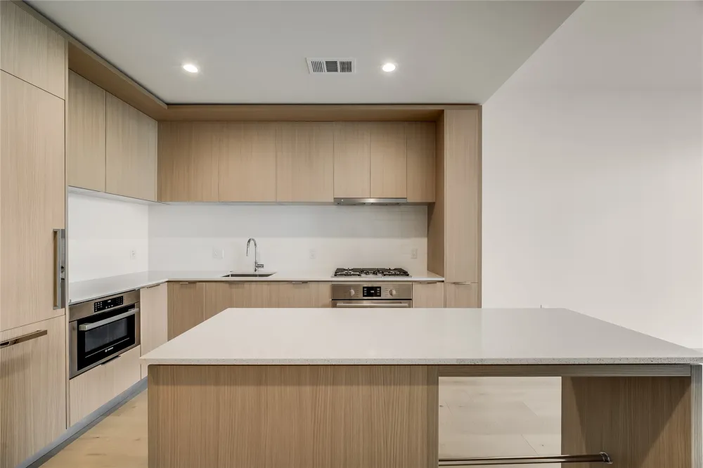 44 East Avenue #2903 Austin, TX 78701