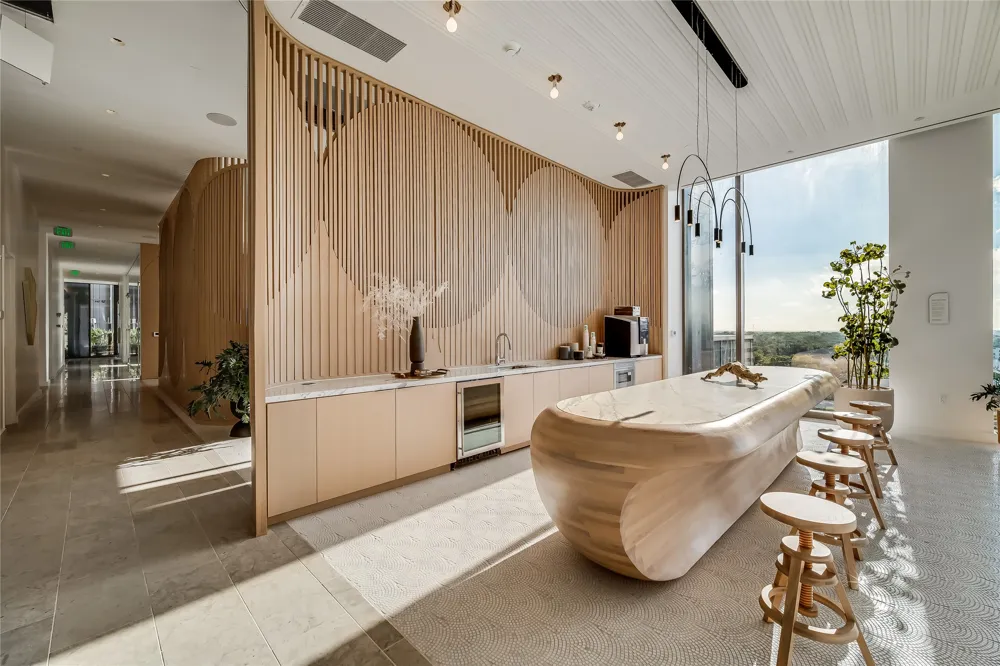 44 East Avenue #2903 Austin, TX 78701