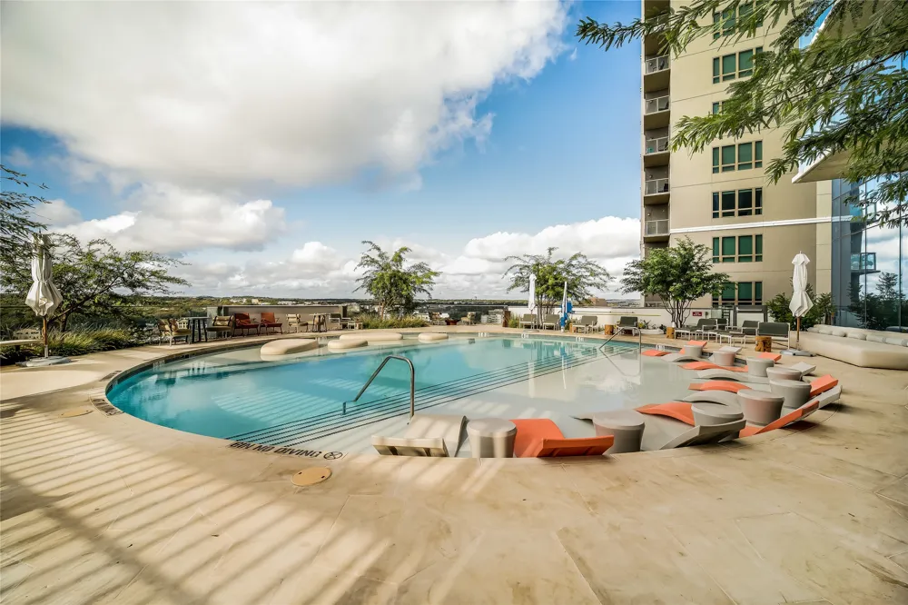 44 East Avenue #2903 Austin, TX 78701