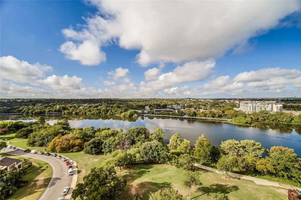 44 East Avenue #2903 Austin, TX 78701