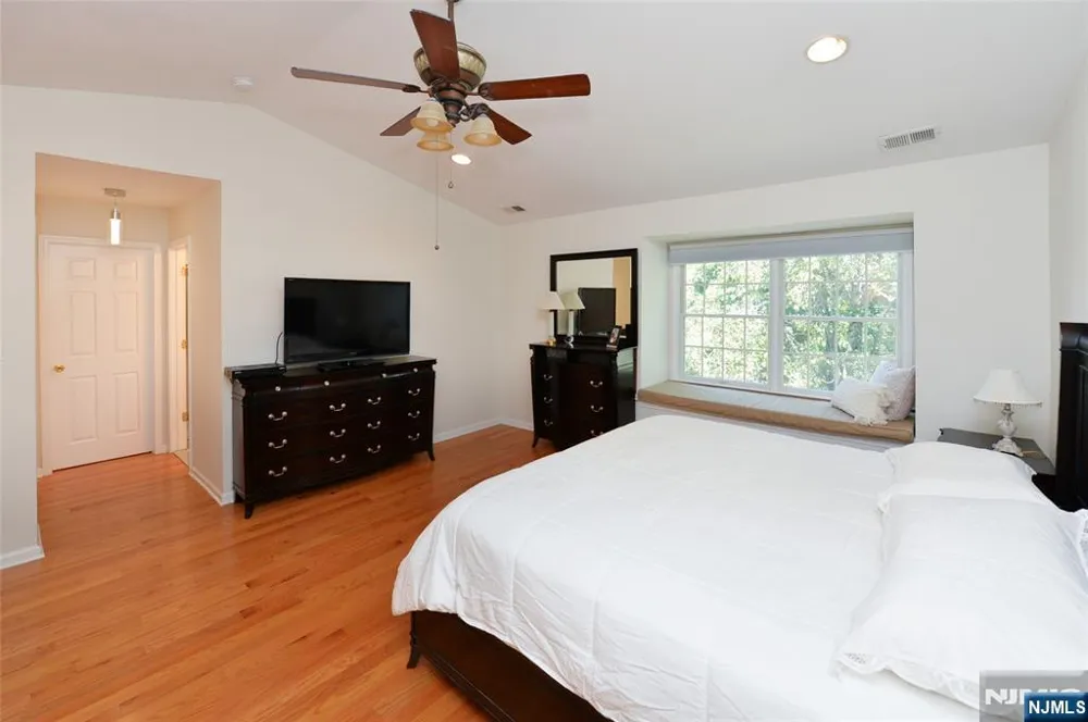 90 Summer Hill Road 90 Wayne, NJ 07470