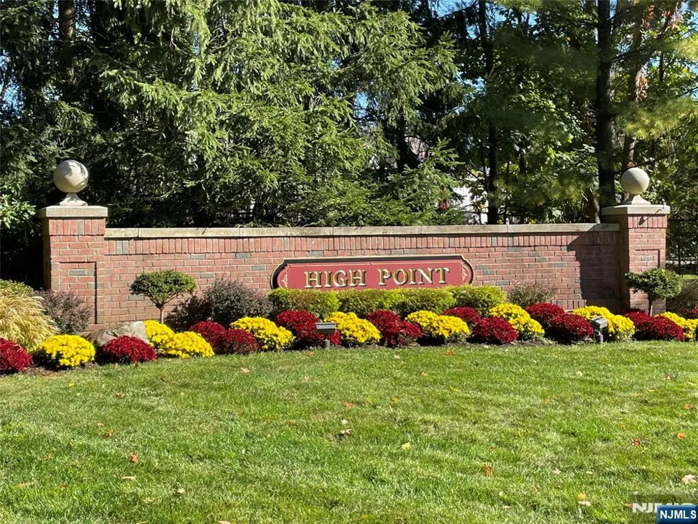 90 Summer Hill Road 90 Wayne, NJ 07470