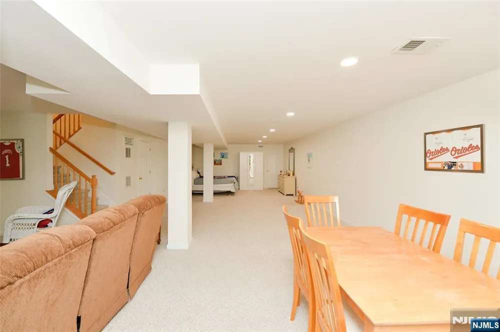 90 Summer Hill Road 90 Wayne, NJ 07470