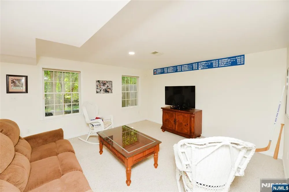 90 Summer Hill Road 90 Wayne, NJ 07470