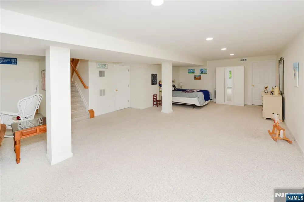 90 Summer Hill Road 90 Wayne, NJ 07470