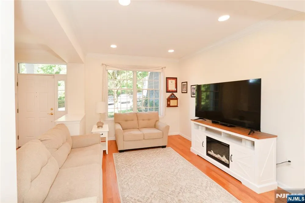90 Summer Hill Road 90 Wayne, NJ 07470