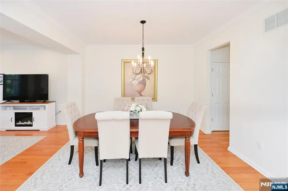 90 Summer Hill Road 90 Wayne, NJ 07470