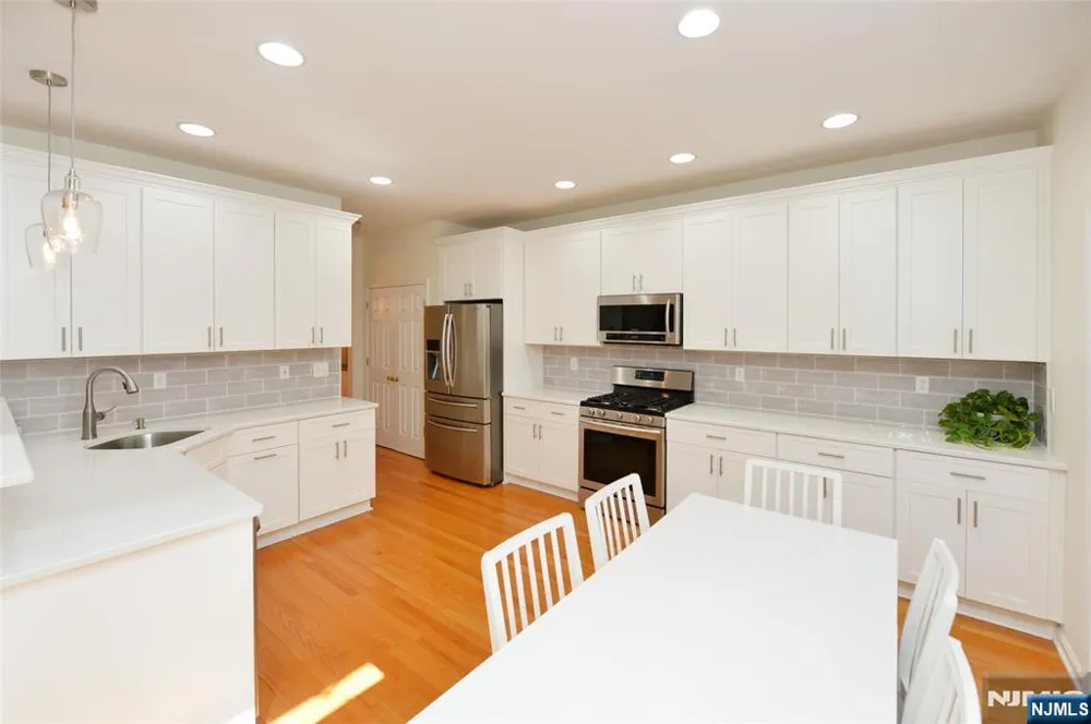 90 Summer Hill Road 90 Wayne, NJ 07470