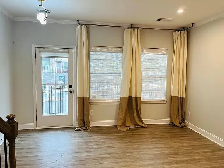 2635 Creekside Drive NW Atlanta, GA 30318