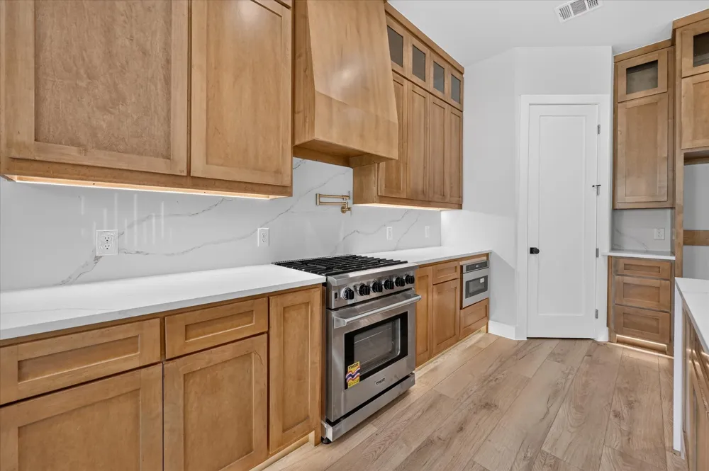 114 Emma Street Red Oak, TX 75154