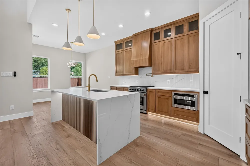 114 Emma Street Red Oak, TX 75154