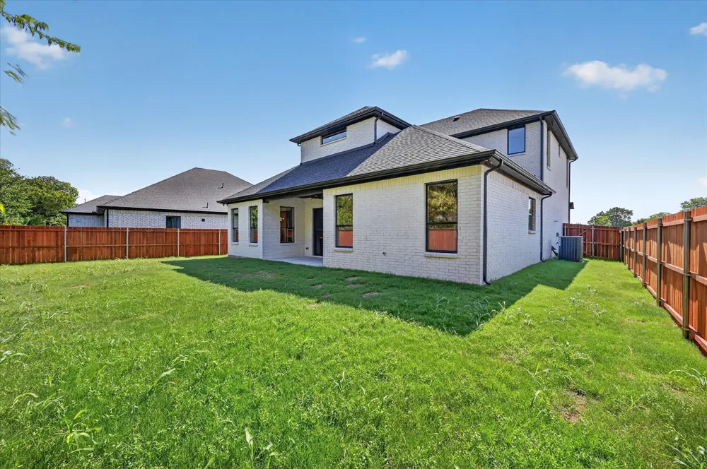 114 Emma Street Red Oak, TX 75154