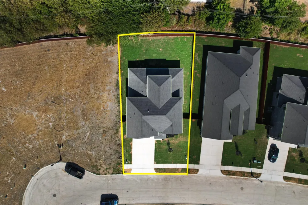 114 Emma Street Red Oak, TX 75154
