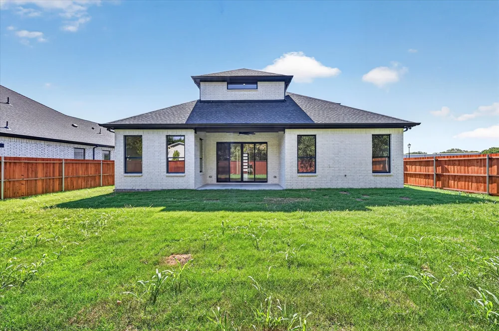 114 Emma Street Red Oak, TX 75154