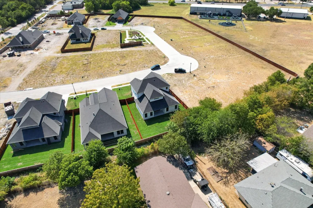 114 Emma Street Red Oak, TX 75154