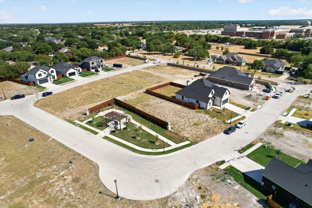 114 Emma Street Red Oak, TX 75154