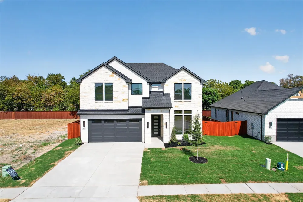 114 Emma Street Red Oak, TX 75154