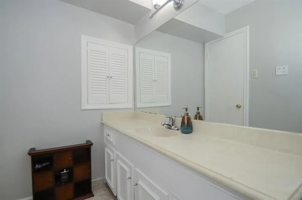 5230 Arboles Drive #A-4 Houston, TX 77035