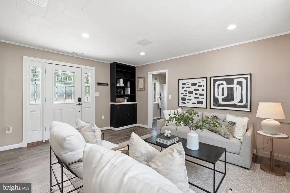 7712 FRANCES DRIVE Alexandria, VA 22306
