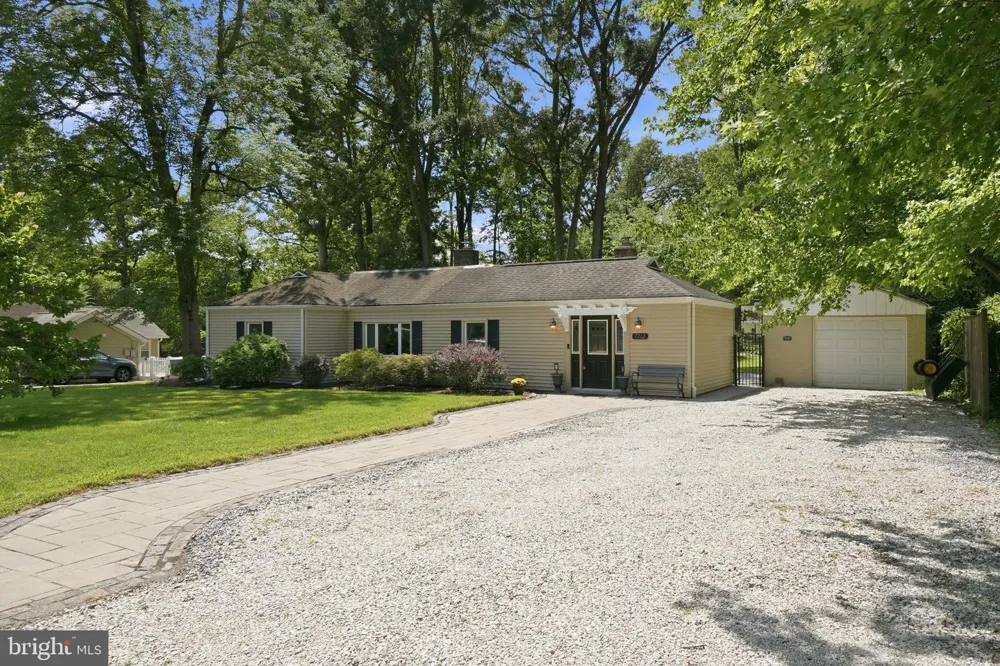 7712 FRANCES DRIVE Alexandria, VA 22306